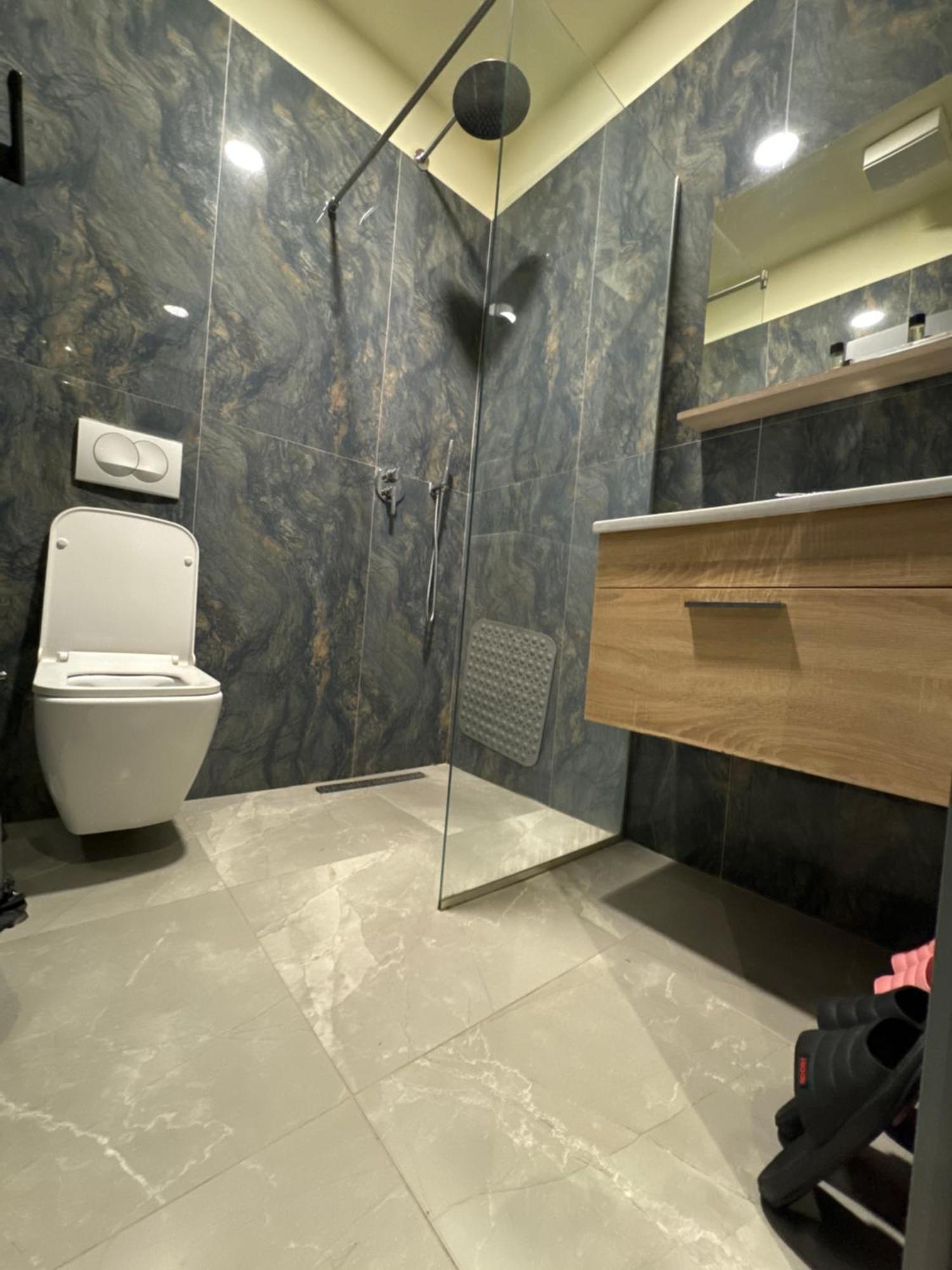 טיראנה Hotel Tirona מראה חיצוני תמונה