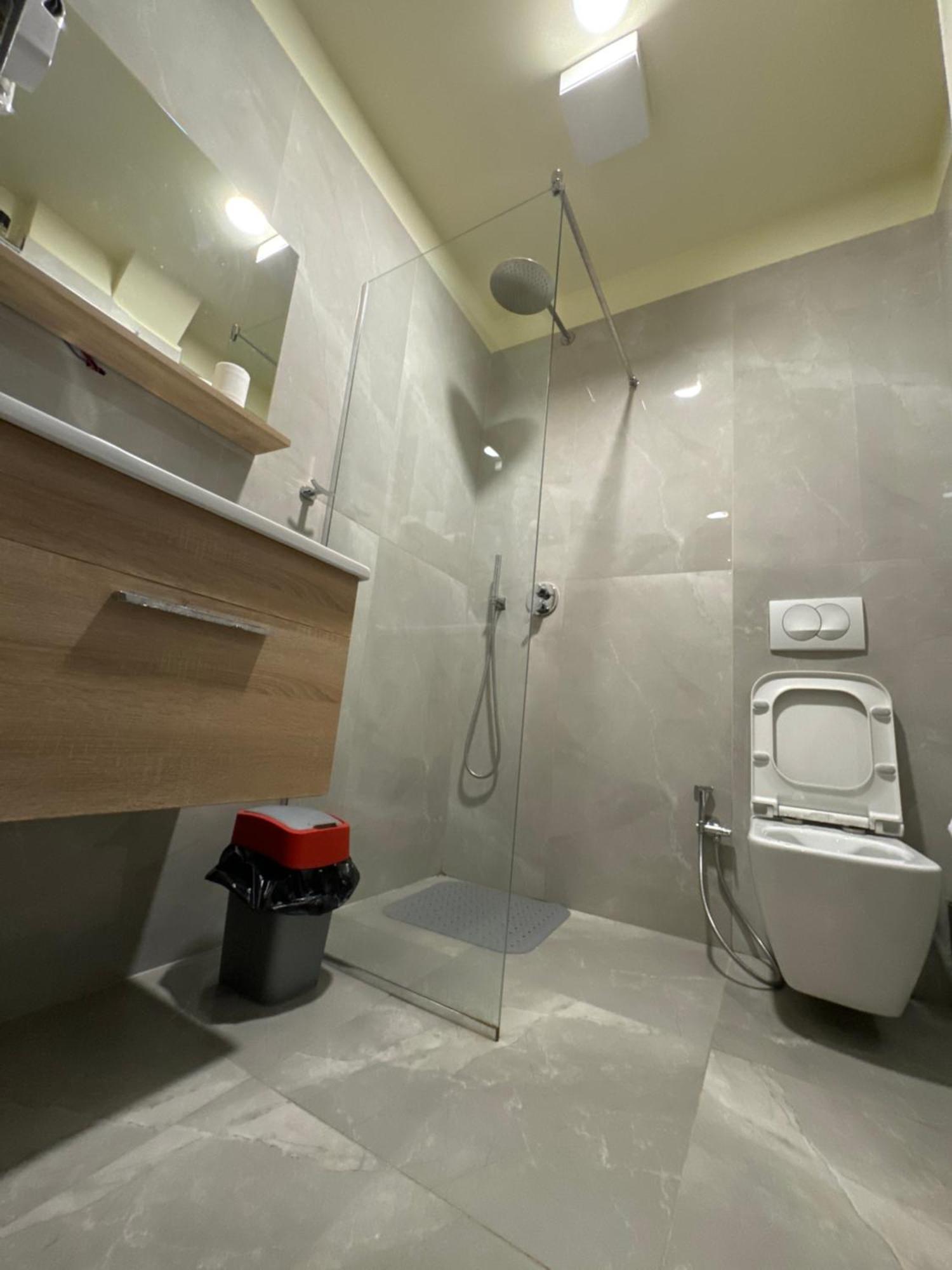 טיראנה Hotel Tirona מראה חיצוני תמונה