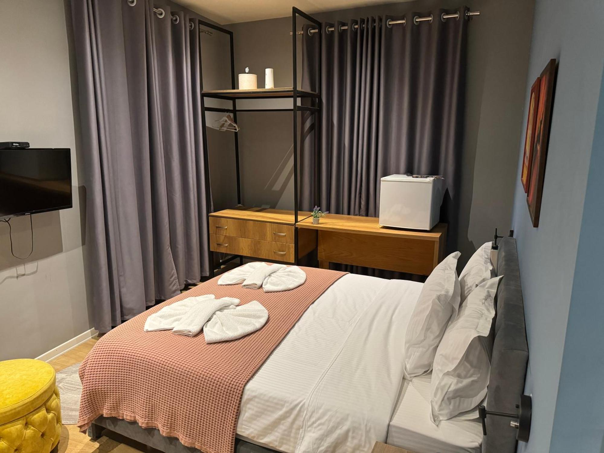 טיראנה Hotel Tirona מראה חיצוני תמונה