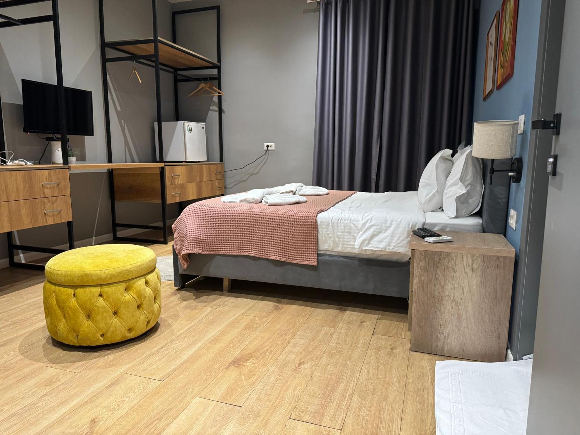 טיראנה Hotel Tirona מראה חיצוני תמונה