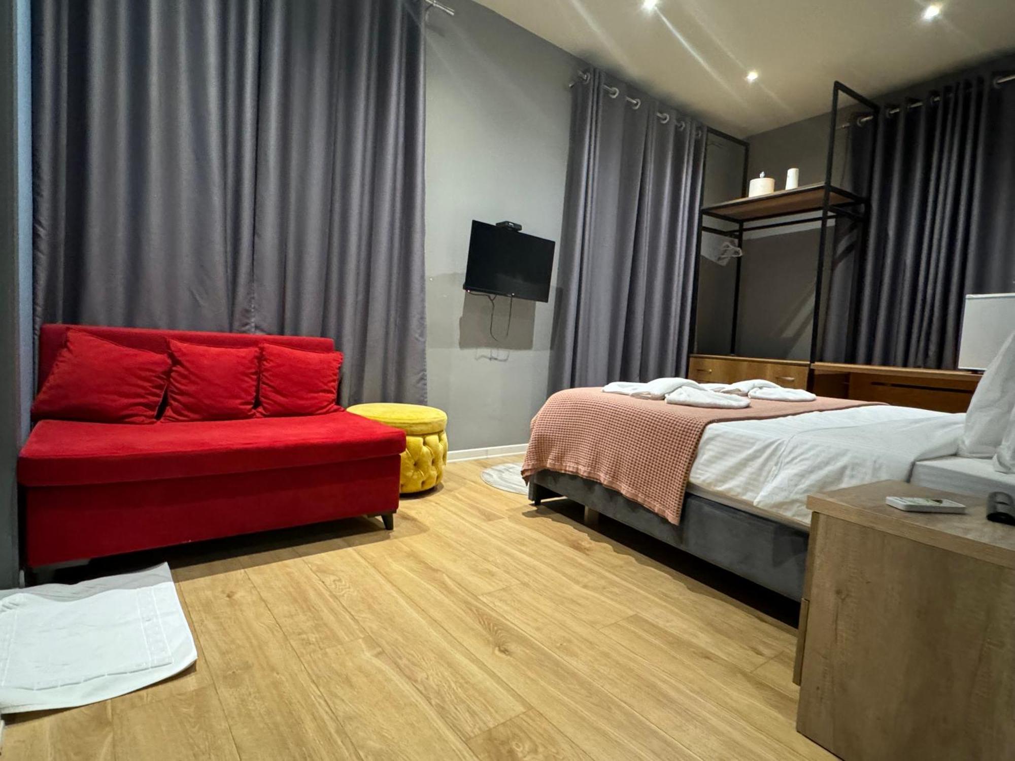 טיראנה Hotel Tirona מראה חיצוני תמונה