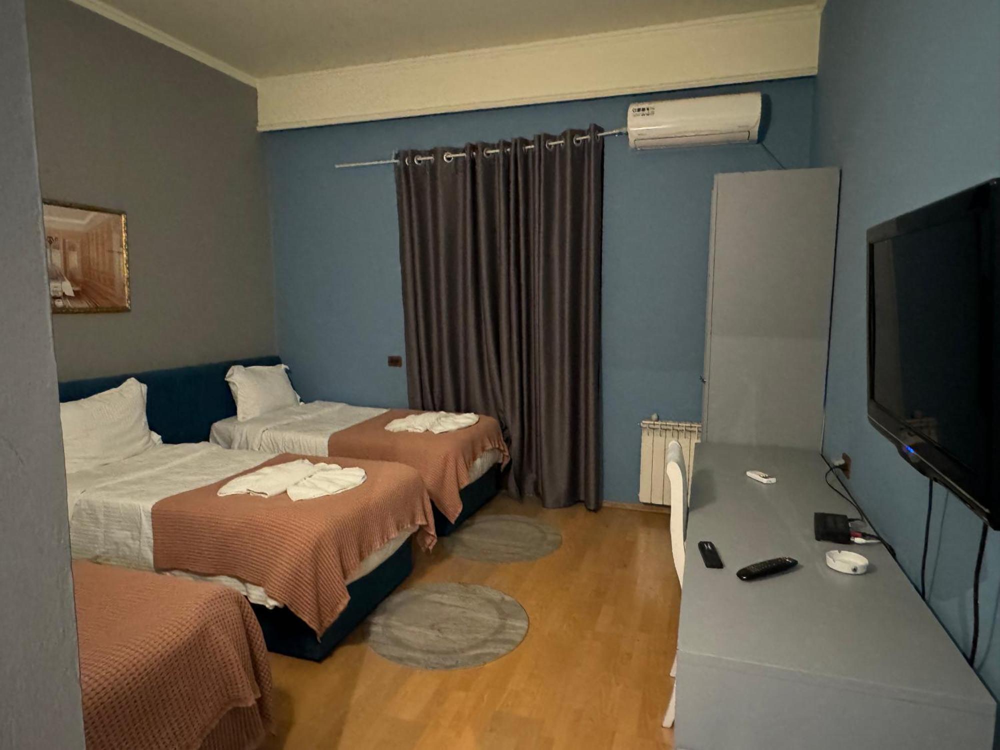 טיראנה Hotel Tirona מראה חיצוני תמונה