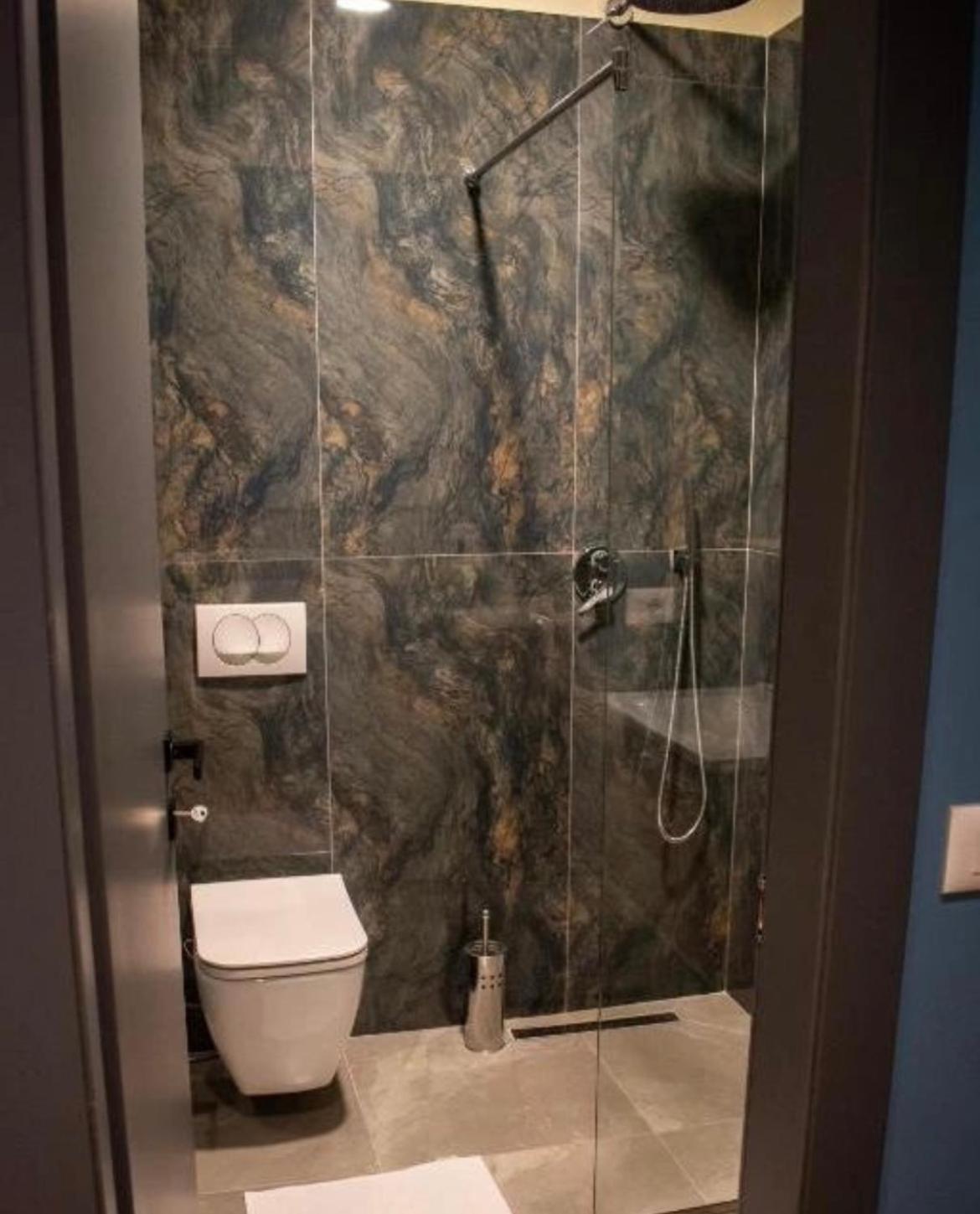 טיראנה Hotel Tirona מראה חיצוני תמונה